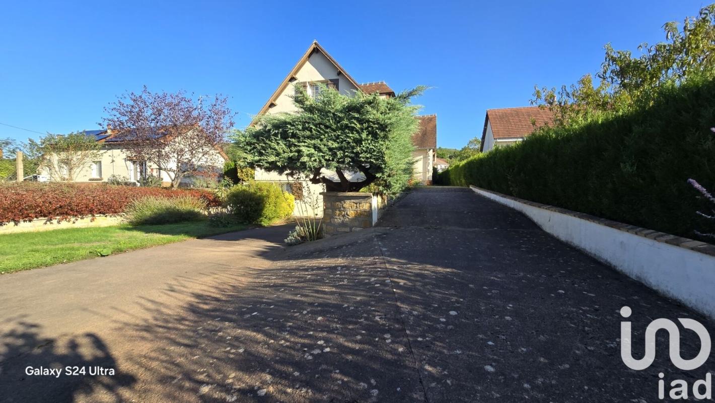 Maison 7 Pièce(s) Saint-Amand-Montrond - Photo 2