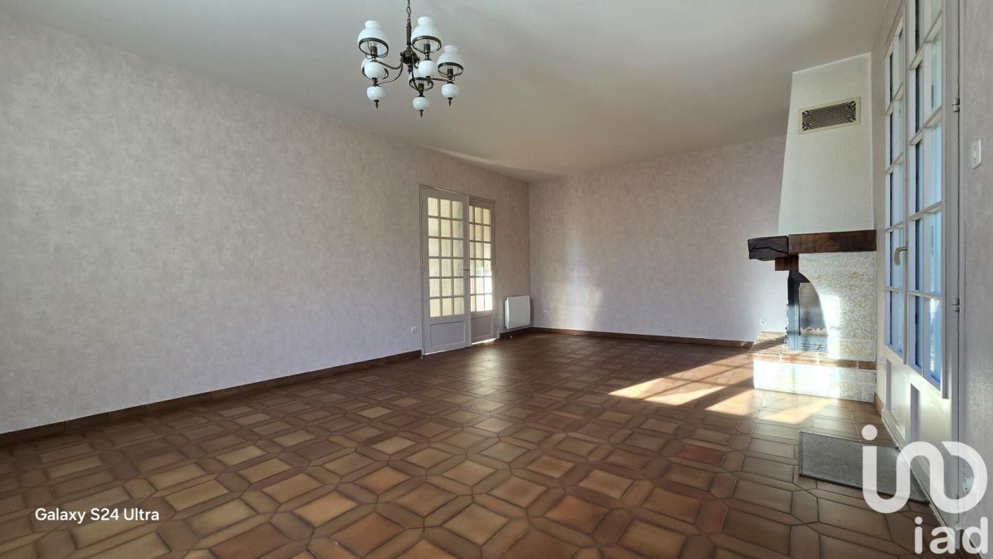 Maison 7 Pièce(s) Saint-Amand-Montrond - Photo 5