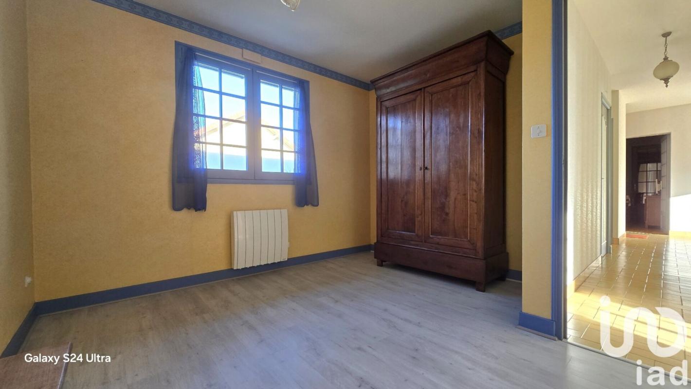 Maison 7 Pièce(s) Saint-Amand-Montrond - Photo 9