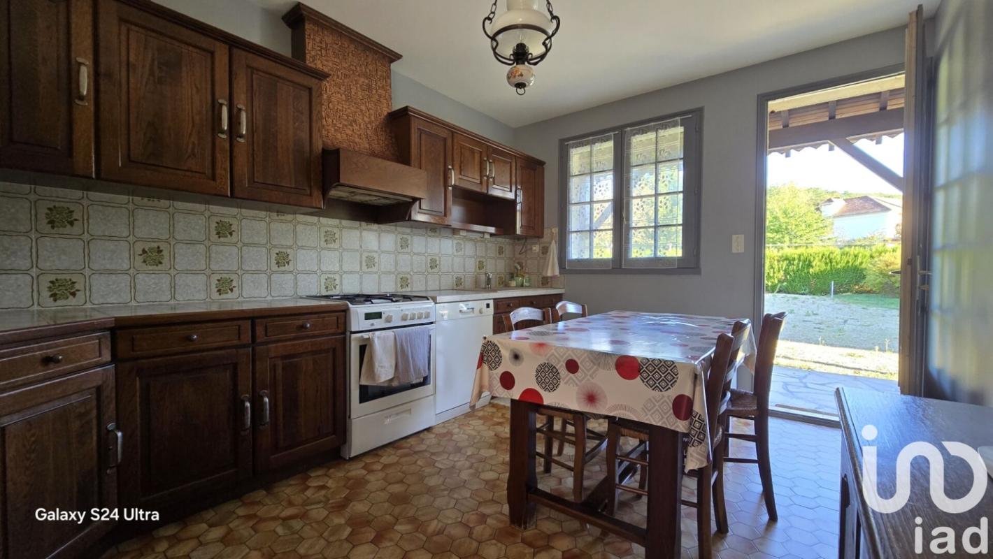 Maison 7 Pièce(s) Saint-Amand-Montrond - Photo 25