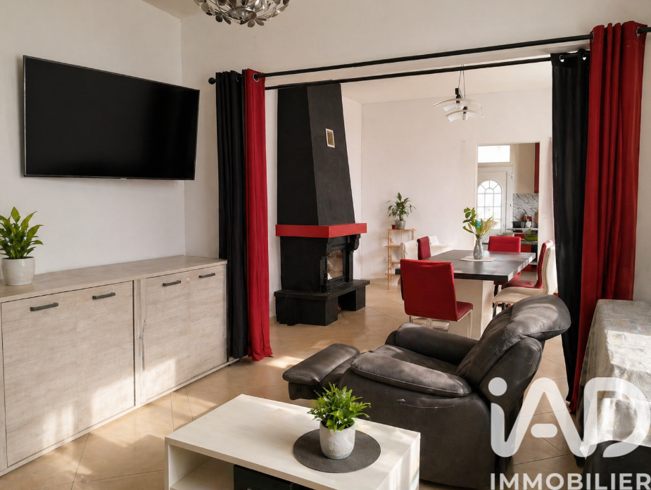Maison traditionnelle 8 Pièce(s) Les Églisottes-et-Chalaures