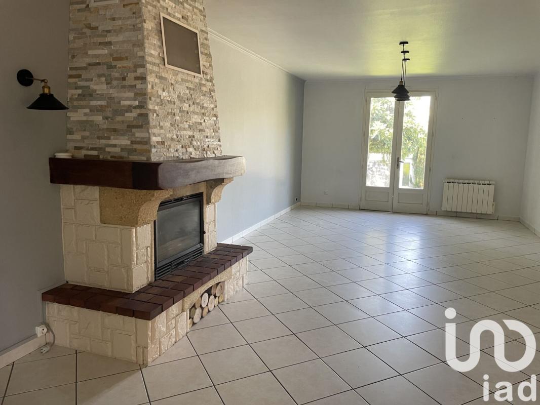 Maison 5 Pièce(s) Salles-d'Angles