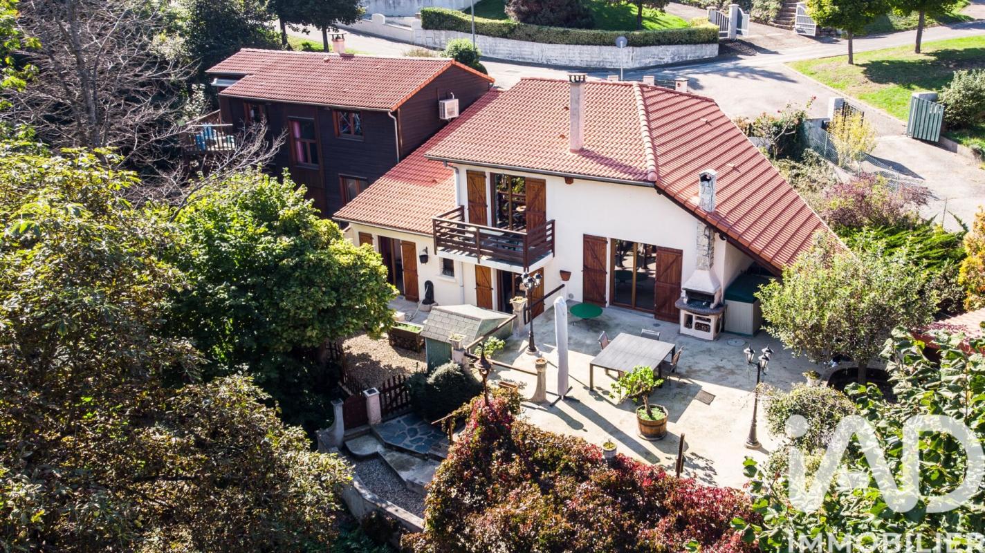 Maison d'architecte 4 Pièce(s) Saint-Genest-Lerpt