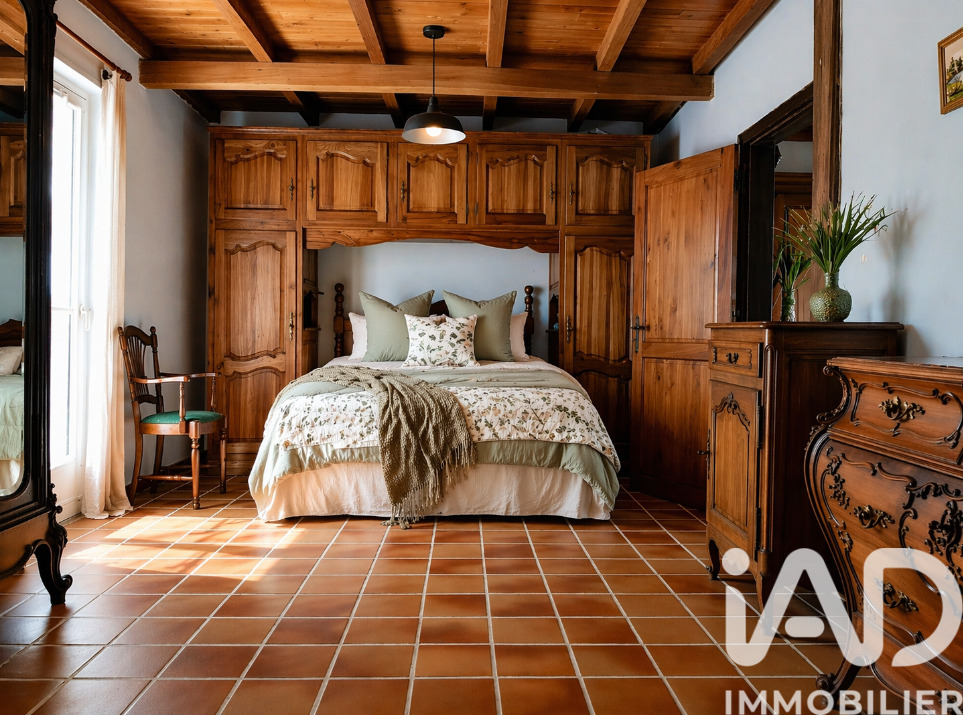 Maison 8 Pièce(s) Montpon-Ménestérol