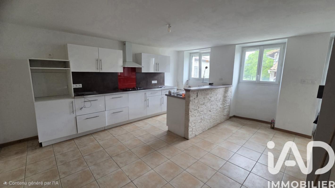 Maison de village 5 Pièce(s) Étagnac