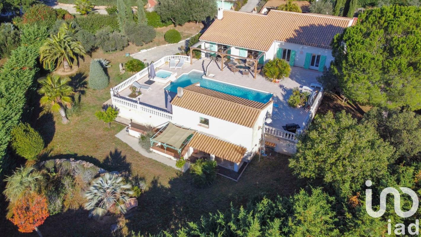Villa 10 Pièce(s) Roquebrune-sur-Argens