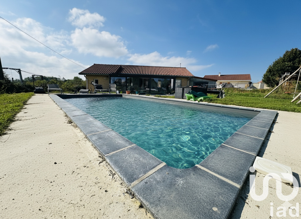 Maison traditionnelle 4 Pièce(s) Pajay