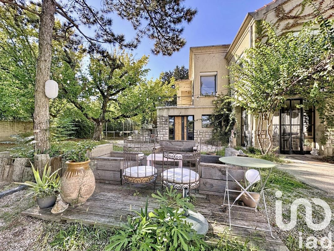 Maison 8 Pièce(s) Eyragues