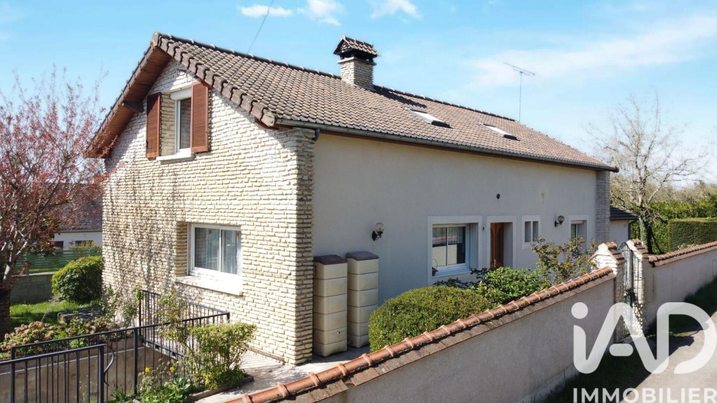 Maison traditionnelle 6 Pièce(s) Villeneuve-la-Guyard