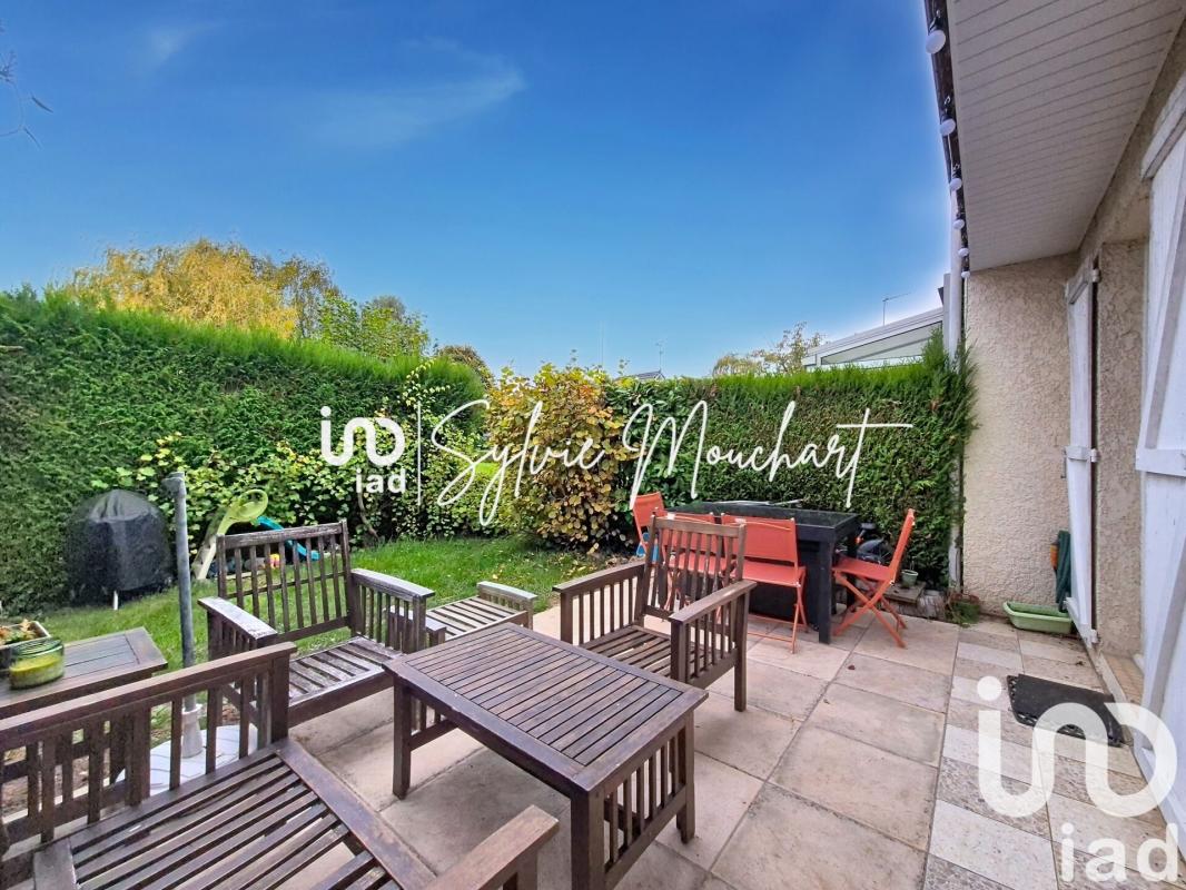 Maison 6 Pièce(s) Le Mesnil-Saint-Denis