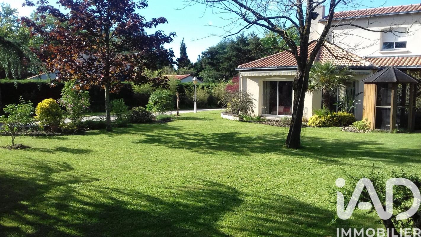 Maison 8 Pièce(s) Basse-Goulaine