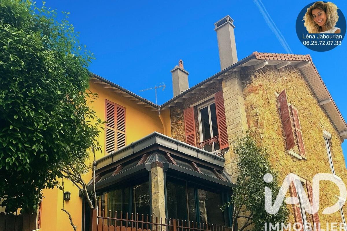 Maison 4 Pièce(s) Sceaux