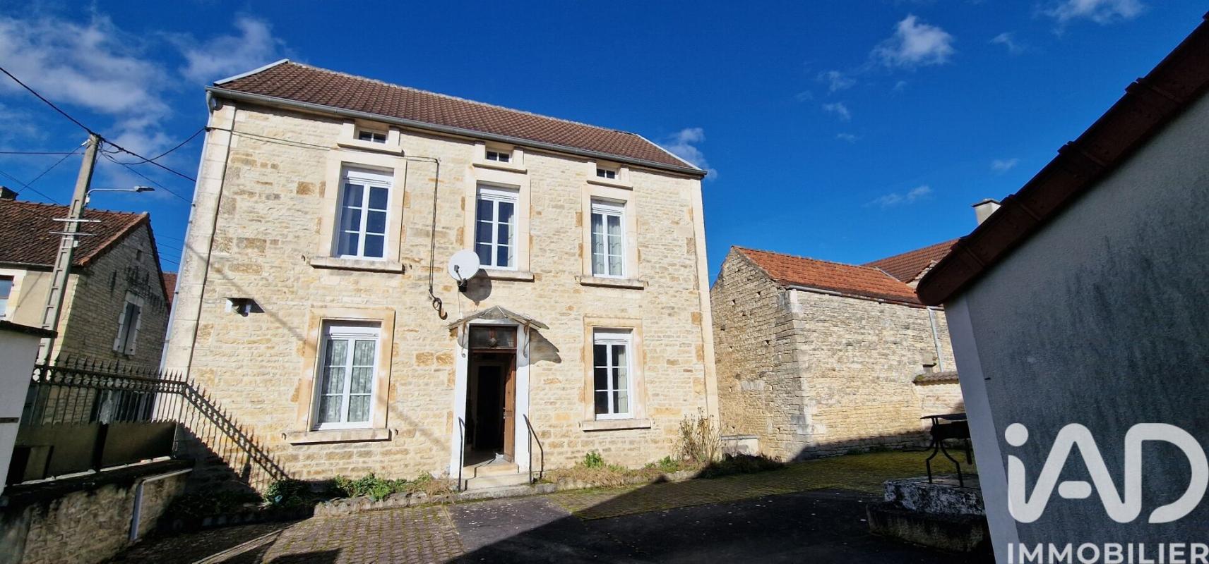 Maison de village 9 Pièce(s) Lézinnes