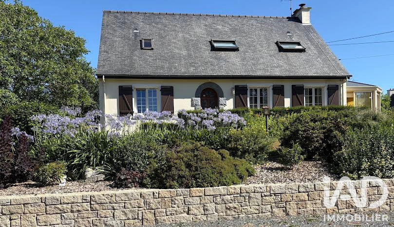 Maison 7 Pièce(s) Plouëc-du-Trieux