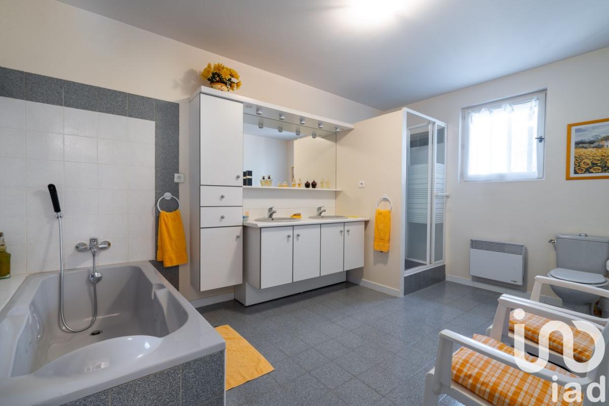 Maison 10 Pièce(s) Saint-Saturnin-lès-Avignon - Photo 12