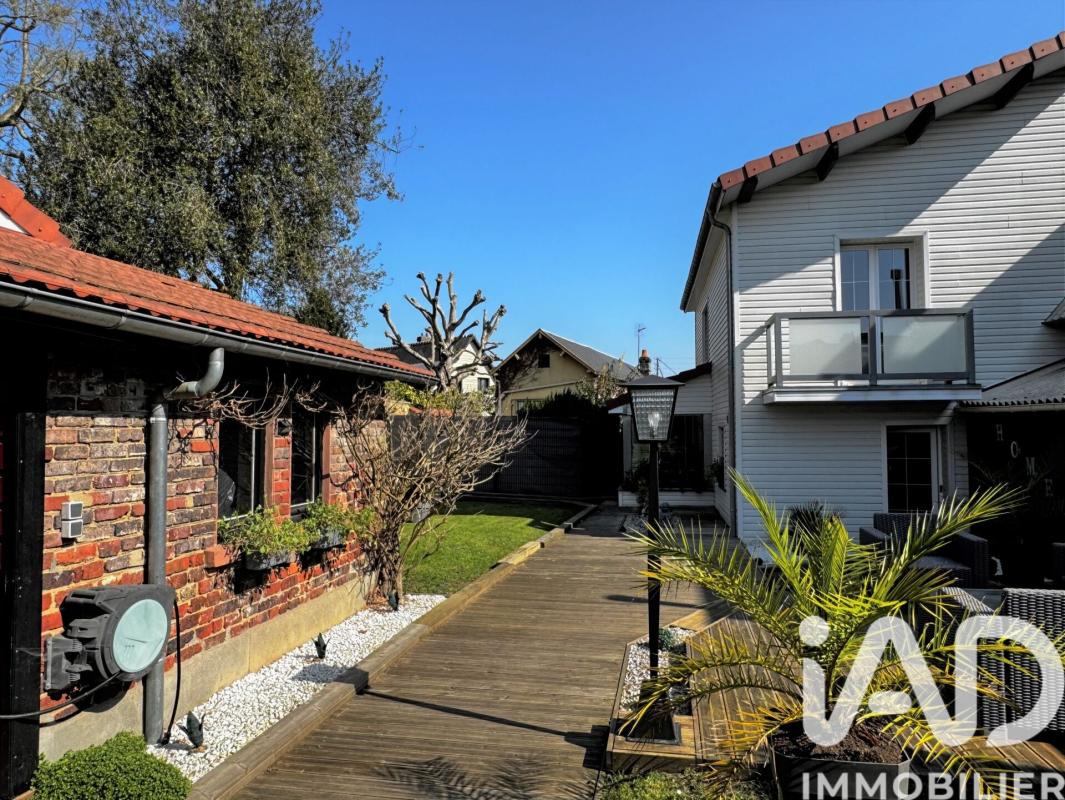 Maison 5 Pièce(s) Le Mesnil-Esnard