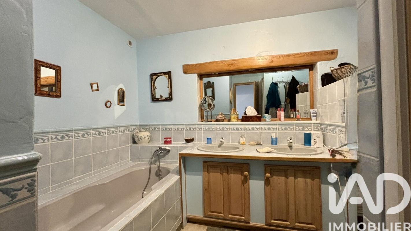 Maison 8 Pièce(s) Saint-Étienne-de-Fontbellon - Photo 15