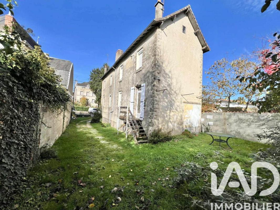 Maison de ville 11 Pièce(s) Civray