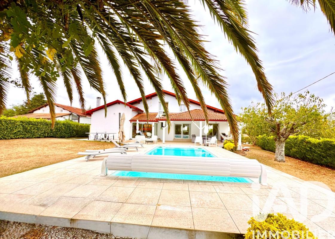 Maison 6 Pièce(s) Saint-Palais