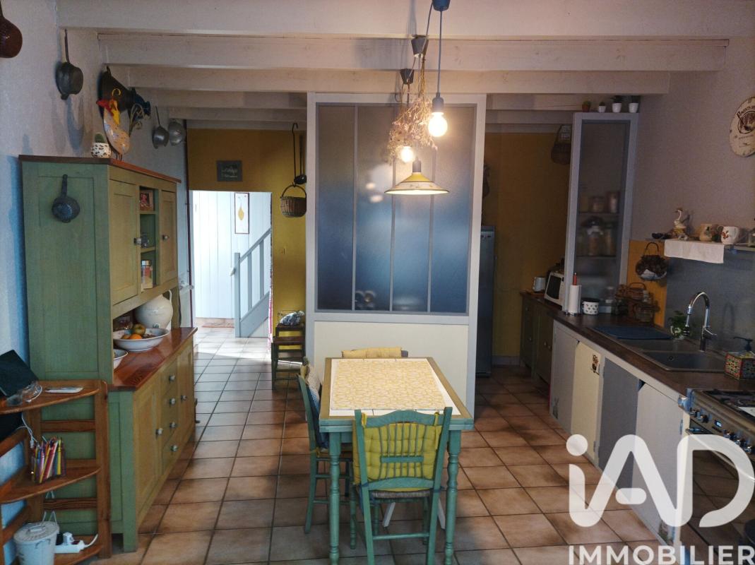 Maison 8 Pièce(s) Saint-Romain-de-Benet - Photo 7