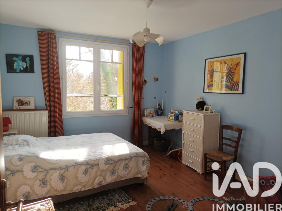 Maison 8 Pièce(s) Saint-Romain-de-Benet - Photo 14