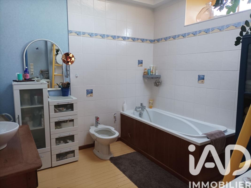 Maison 8 Pièce(s) Saint-Romain-de-Benet - Photo 15