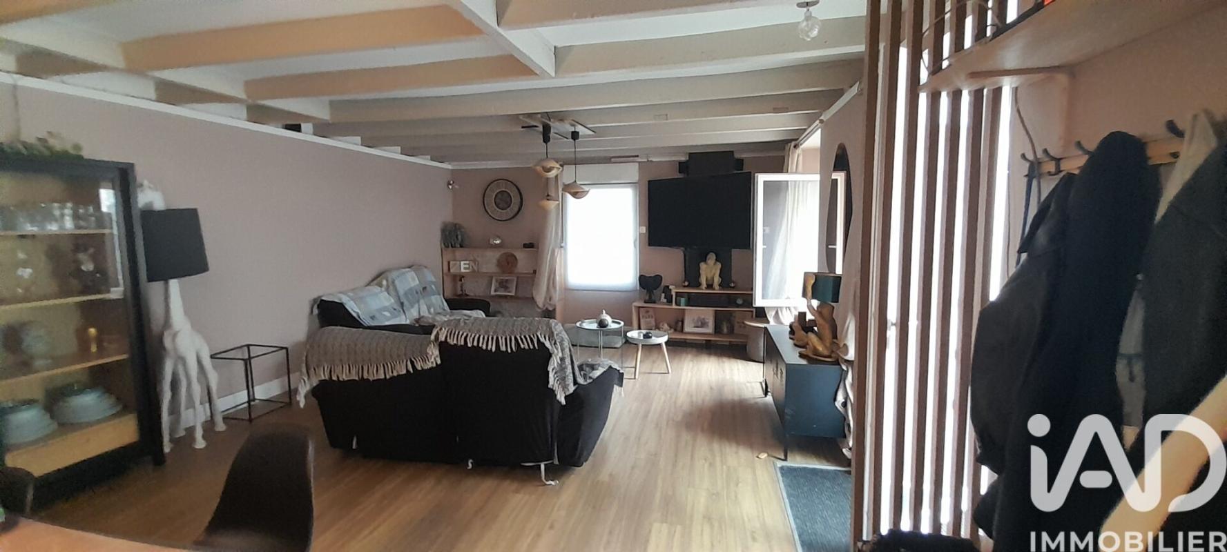 Maison traditionnelle 8 Pièce(s) Largeasse