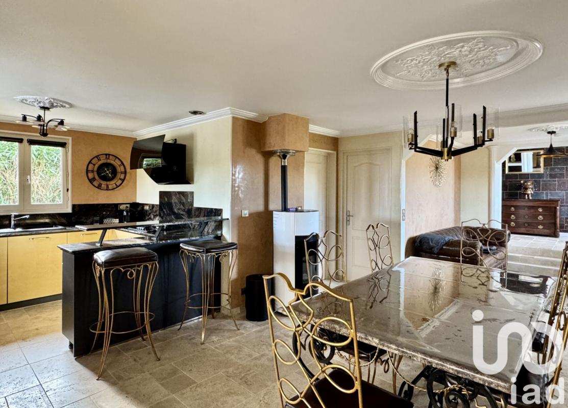 Maison 6 Pièce(s) Saint-Pantaléon-de-Larche