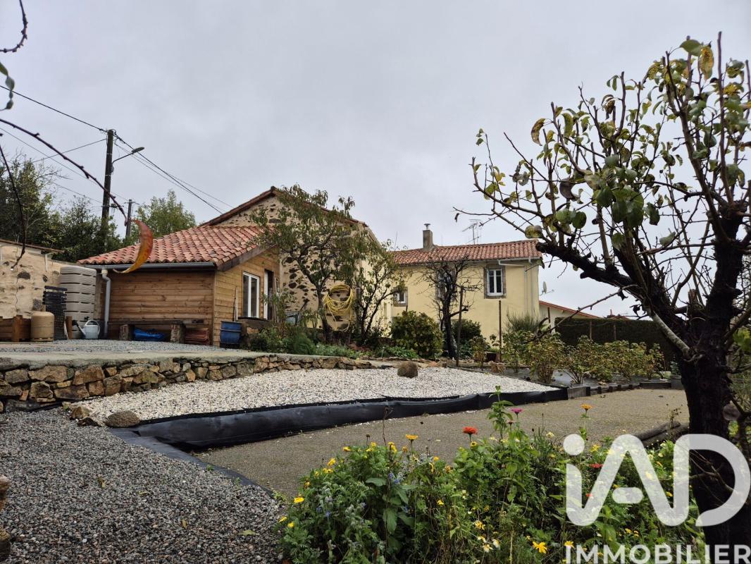 Maison 4 Pièce(s) L'Absie