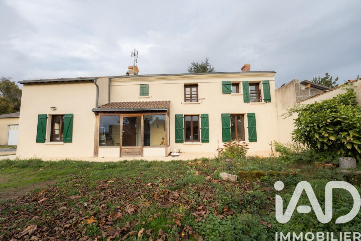 Maison 8 Pièce(s) Doué-en-Anjou