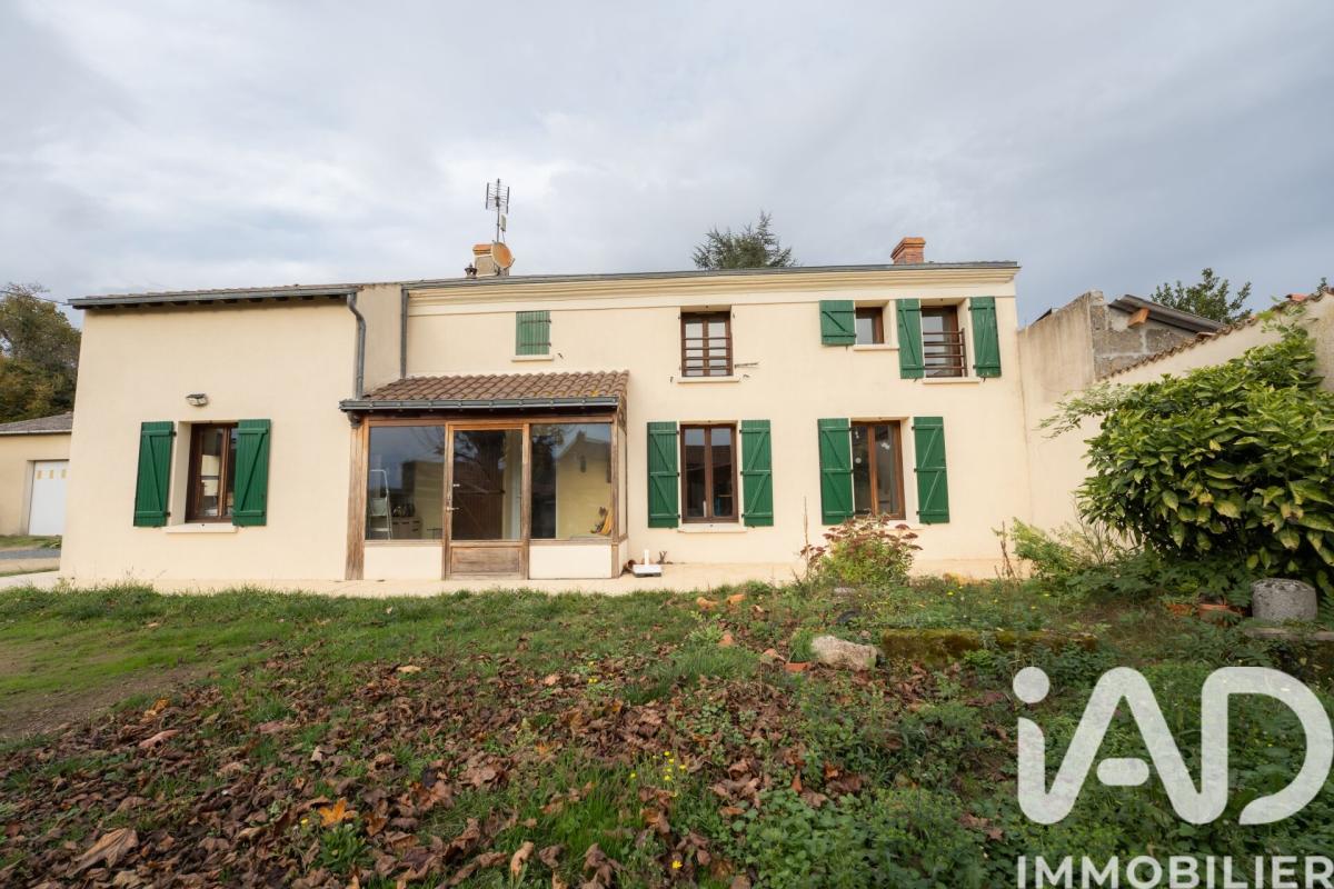 Maison 8 Pièce(s) Doué-en-Anjou