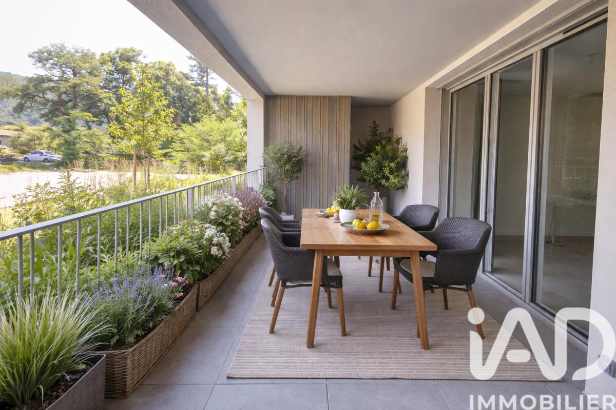 Appartement 3 Pièce(s) Vif