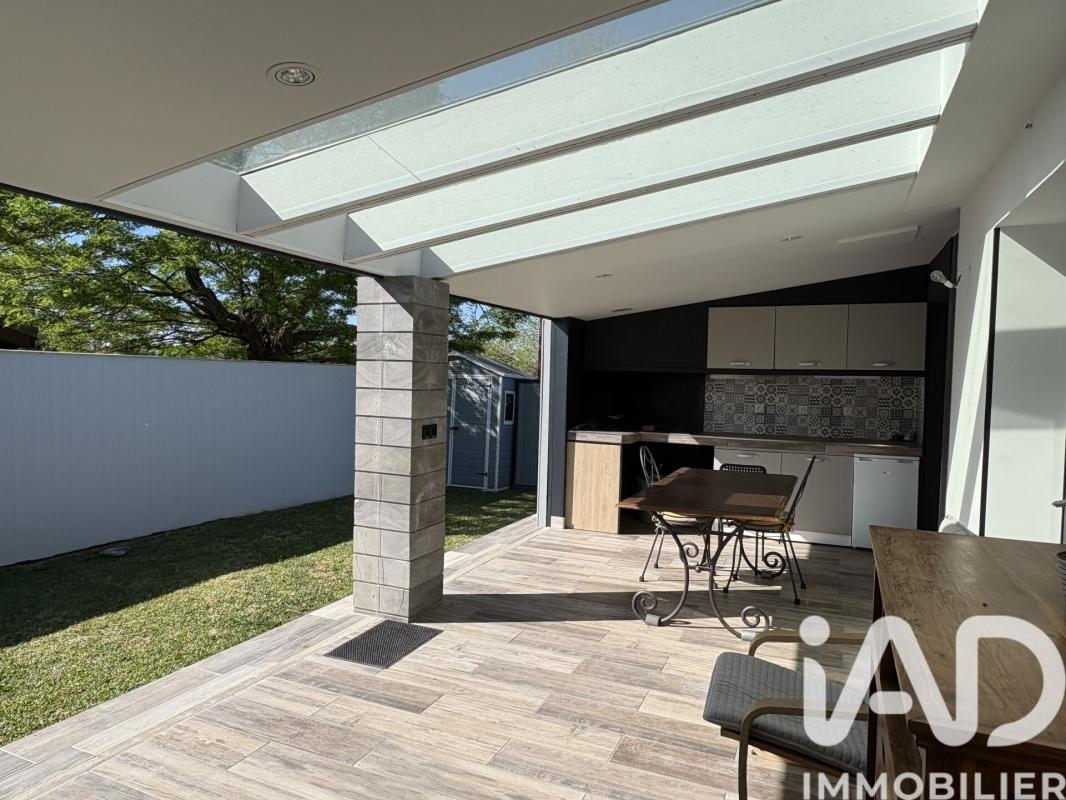 Maison 4 Pièce(s) Carbon-Blanc