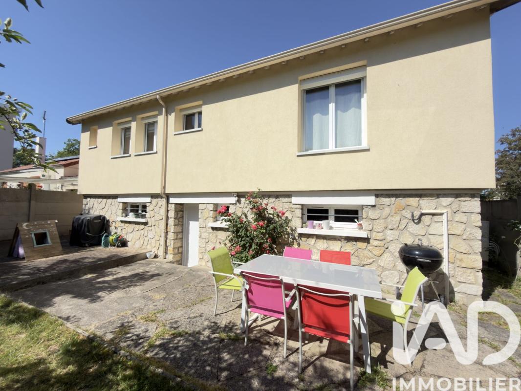 Maison 5 Pièce(s) La Rochette