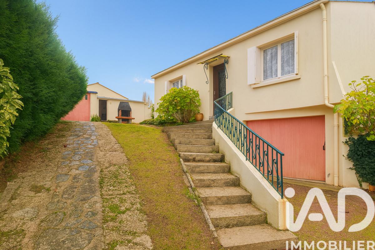 Maison traditionnelle 4 Pièce(s) La Chaize-Giraud