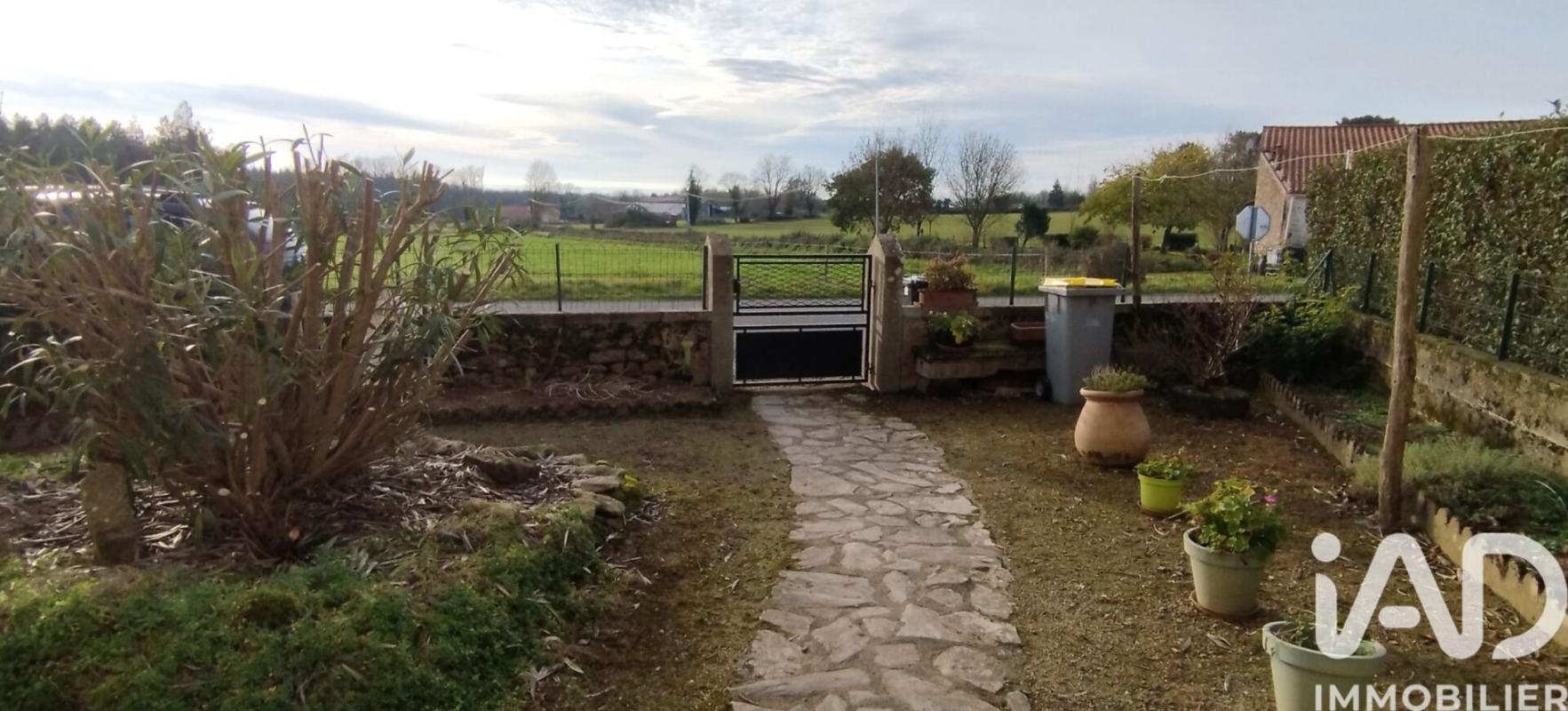 Maison 3 Pièce(s) Saint-Cyr-des-Gâts