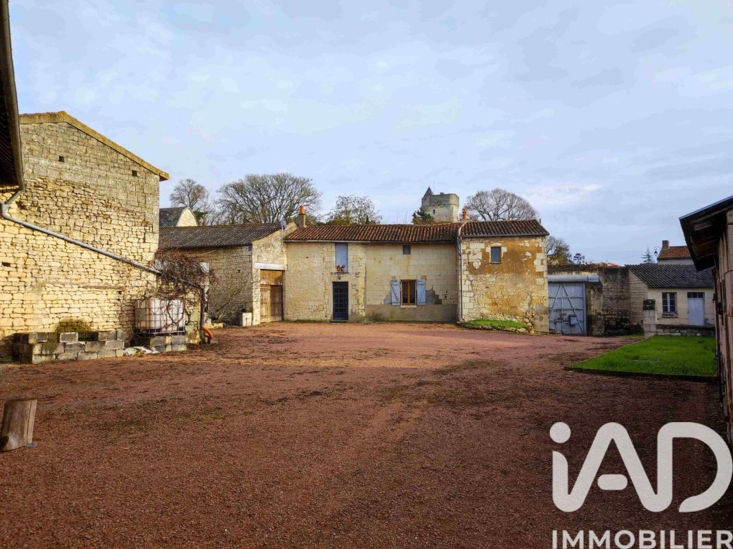 Maison 8 Pièce(s) Curçay-sur-Dive