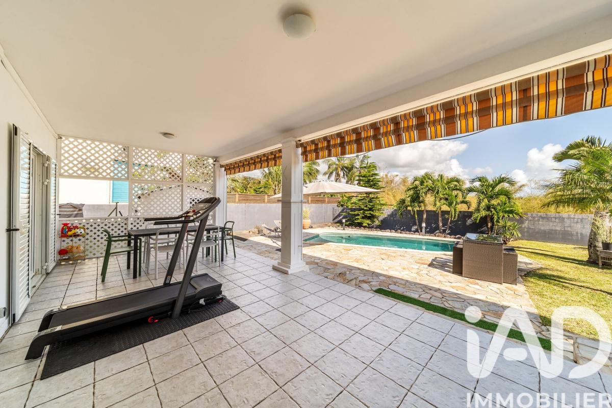 Maison 7 Pièce(s) Saint-Benoît