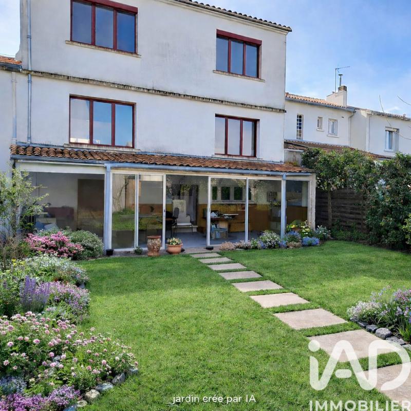 Maison 8 Pièce(s) La Rochelle