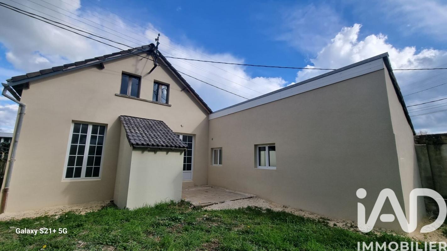 Maison traditionnelle 5 Pièce(s) Château-Renard