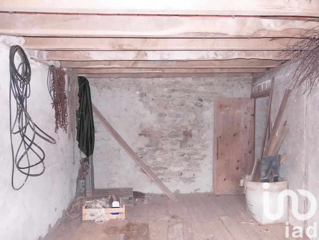 Ferme 2 Pièce(s) Villosanges