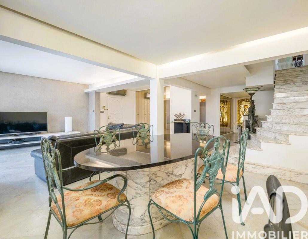 Maison 8 Pièce(s) Marseille 10eme Arrondissement