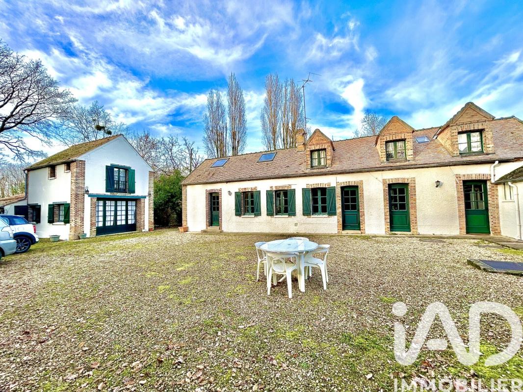 Maison longère 8 Pièce(s) Fouchères