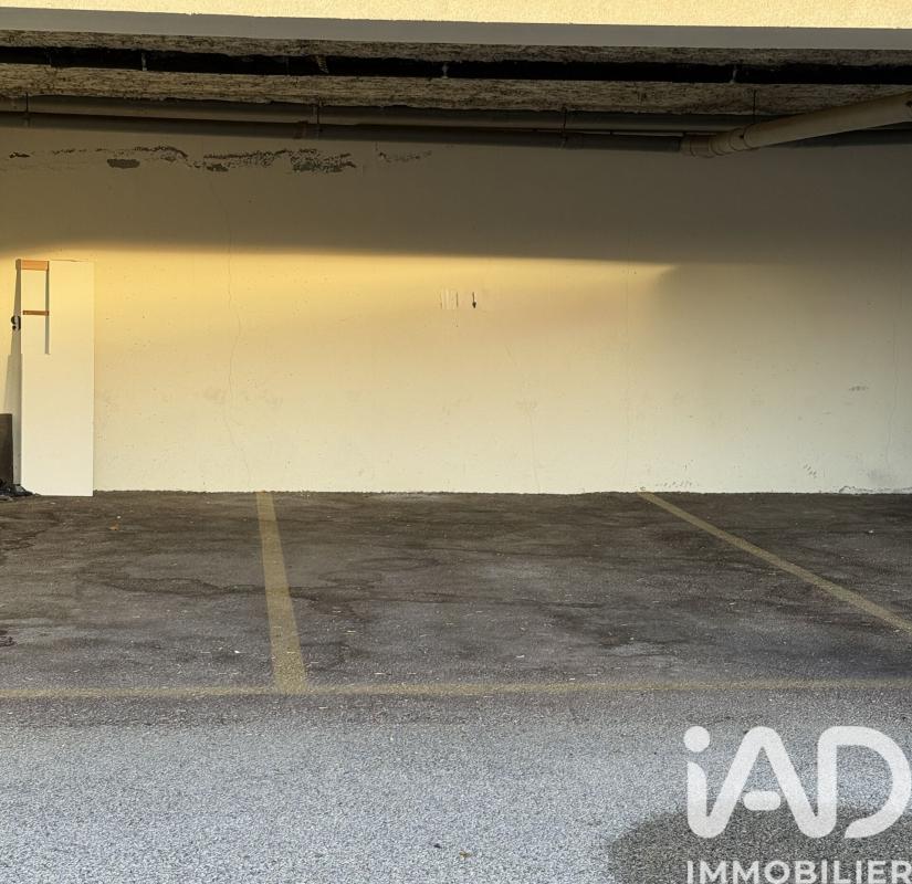 Parking  Valbonne