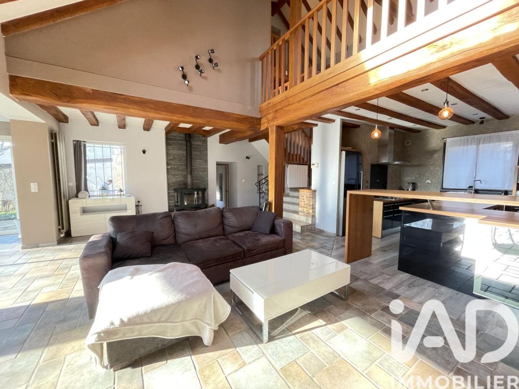 Maison traditionnelle 6 Pièce(s) Boussy-Saint-Antoine