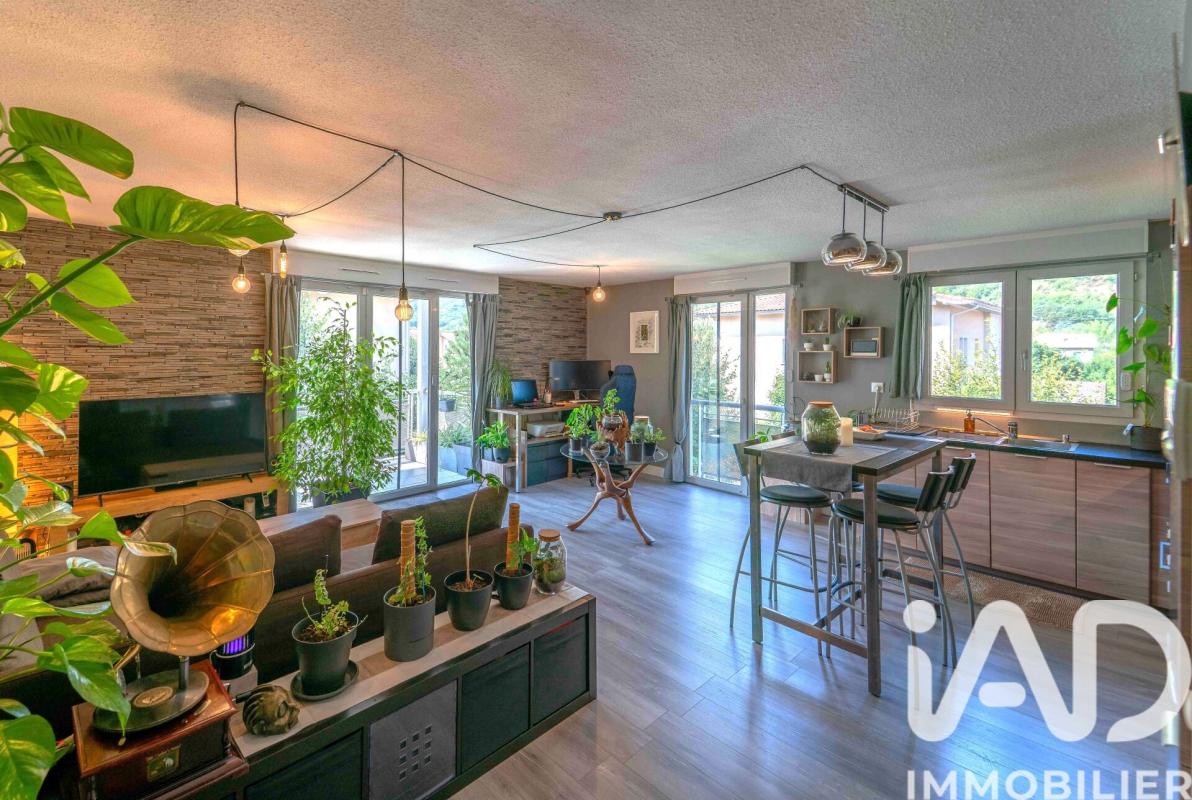 Appartement 3 Pièce(s) Vif