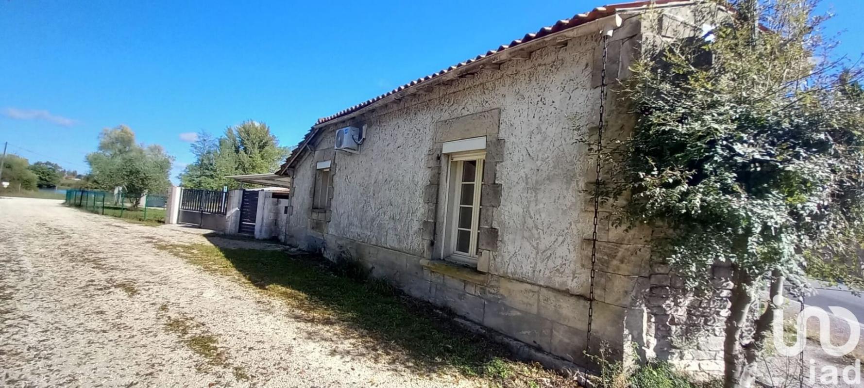 Maison 5 Pièce(s) Cherves-Richemont