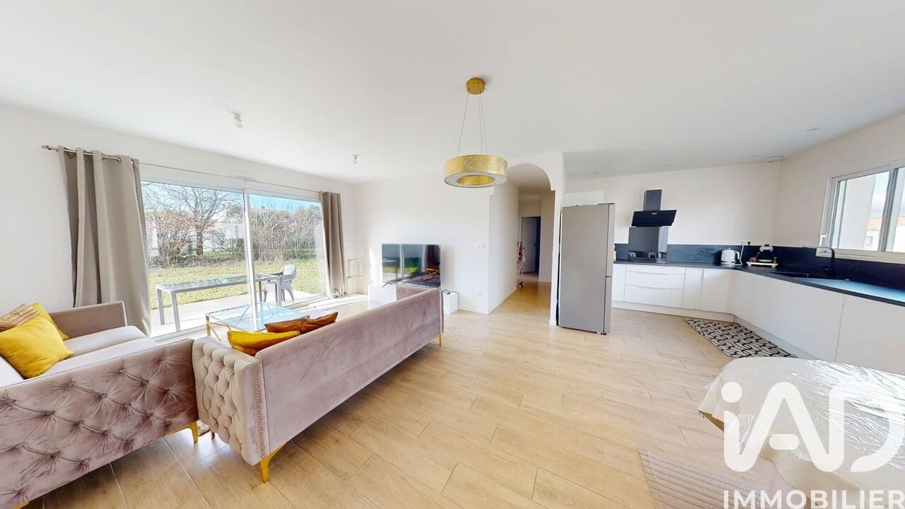 Maison 5 Pièce(s) Échillais