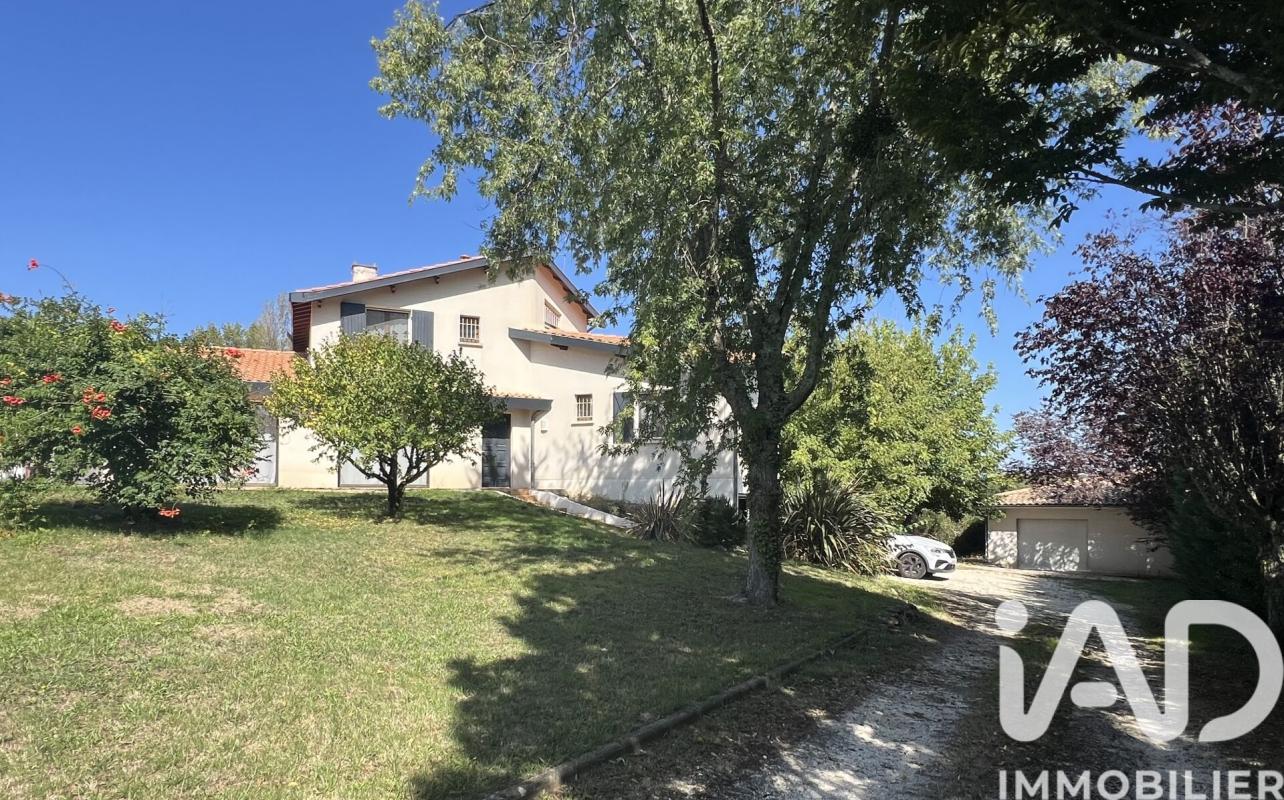 Maison traditionnelle 9 Pièce(s) Branne