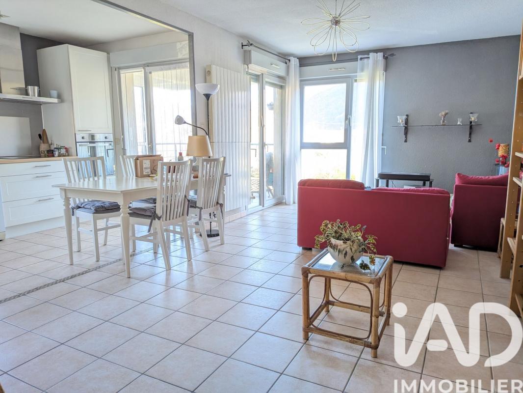 Appartement 4 Pièce(s) Vif